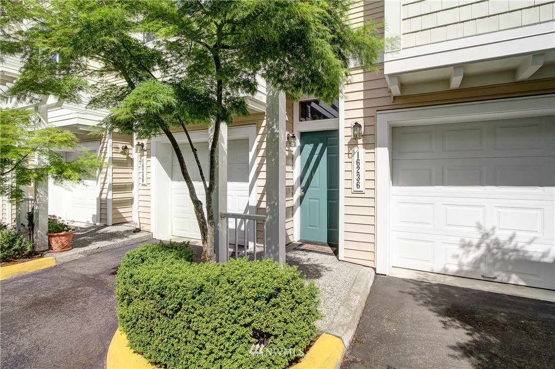 16236 118th Lane Northeast, Unit 13 Bothell, WA 98011 - Photo 2 of 25 Gallery Image 2