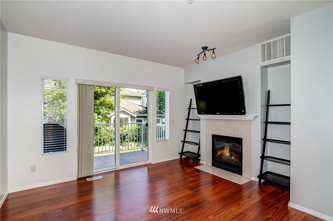 16236 118th Lane Northeast, Unit 13 Bothell, WA 98011 - Photo 3 of 25 Gallery Image 3