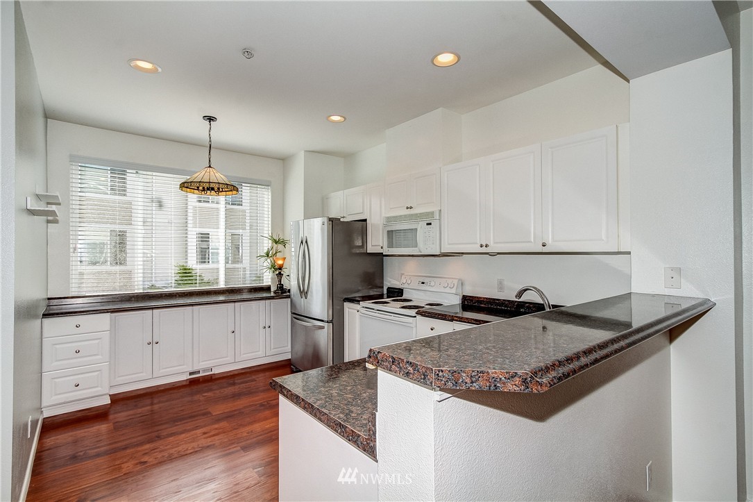 16236 118th Lane Northeast, Unit 13 Bothell, WA 98011 - Photo 9 of 25 Gallery Image 9