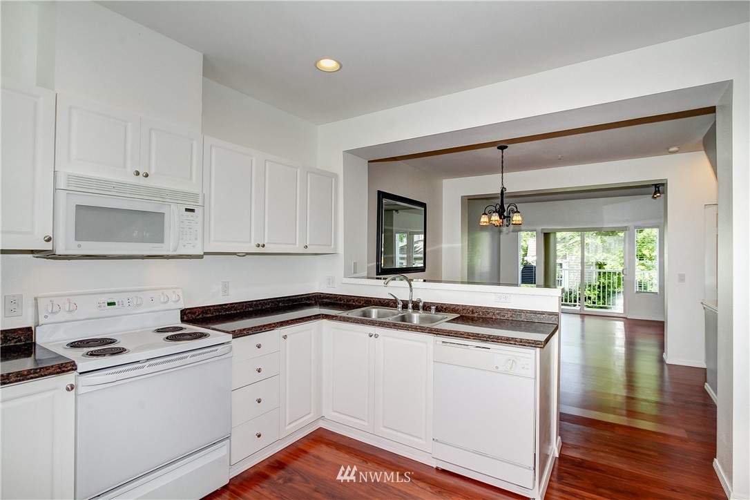 16236 118th Lane Northeast, Unit 13 Bothell, WA 98011 - Photo 10 of 25 Gallery Image 10