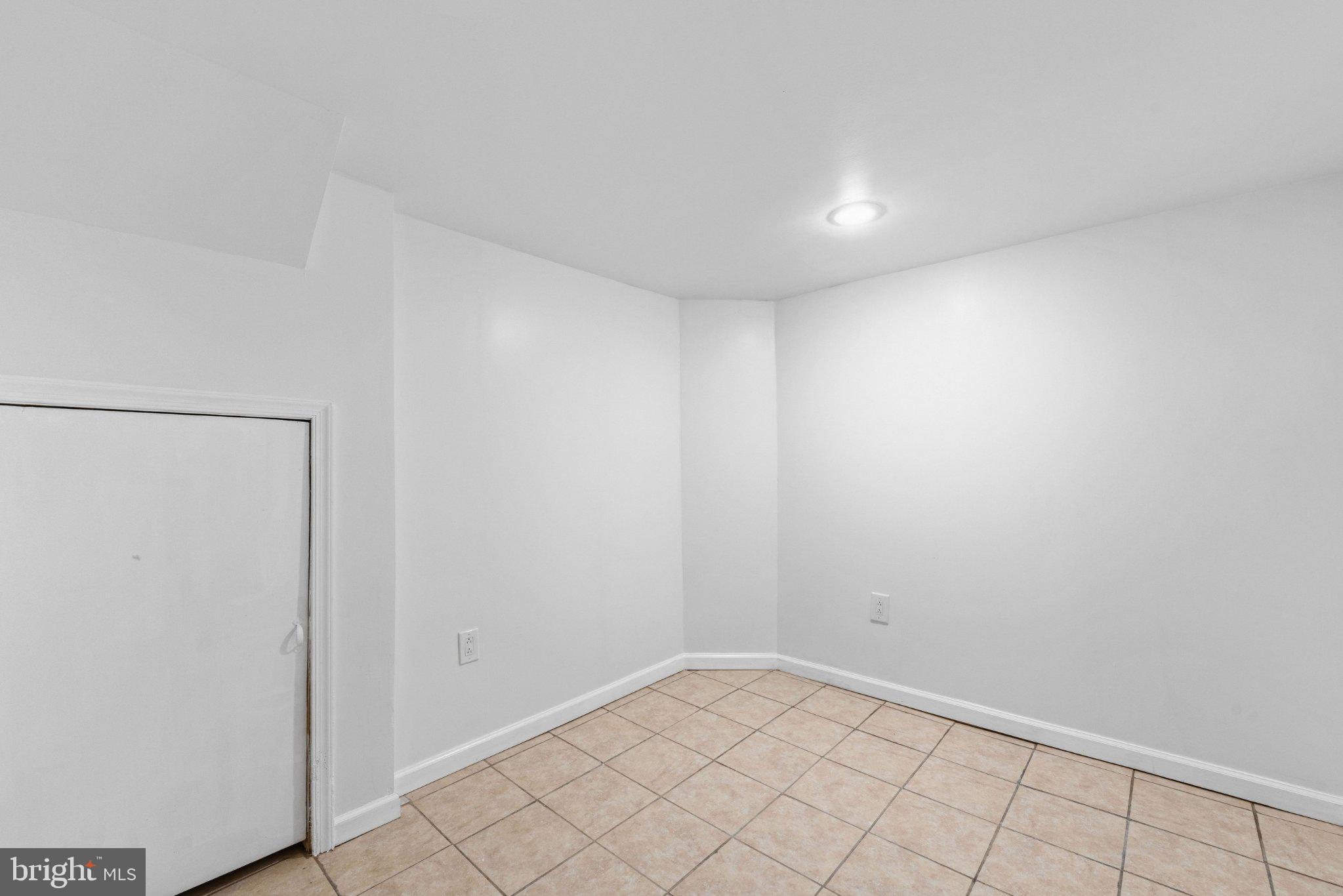 9960 Woodfern Road Philadelphia, PA 19115 - Photo 23 of 29 Gallery Image 23