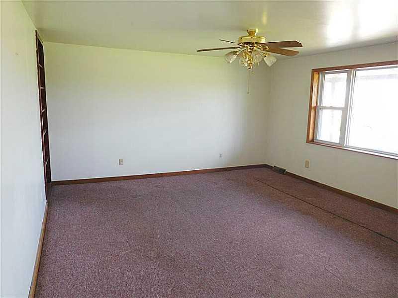 6295 Old Columbus Road Springfield, OH 45502 - Photo 3 of 22