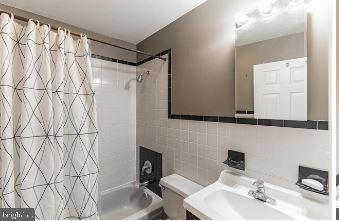 339 Tree Street Philadelphia, PA 19148 - Photo 11 of 17 Hall Bathroom