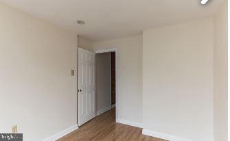 339 Tree Street Philadelphia, PA 19148 - Photo 14 of 17 Rear Bedroom