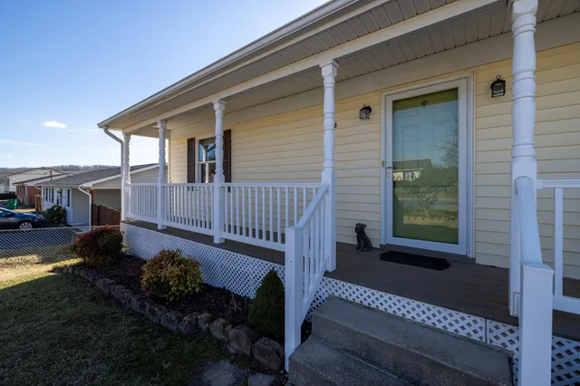 $329,900 | 323 Westlu Drive, Luray, VA 22835