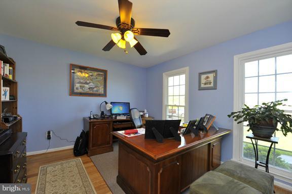 1327 Beulah Road Vienna, VA 22182 - Photo 11 of 28 Library