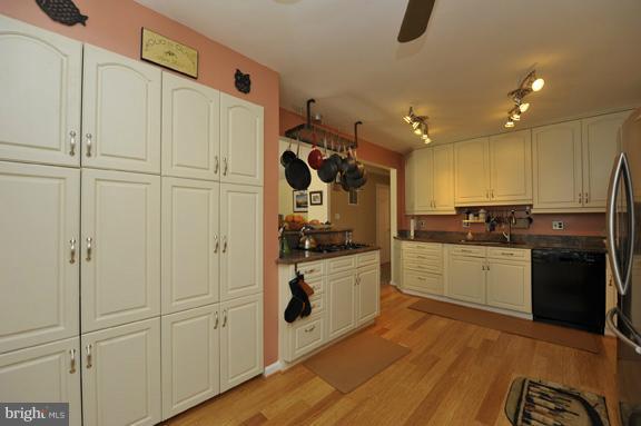 1327 Beulah Road Vienna, VA 22182 - Photo 20 of 28 Kitchen