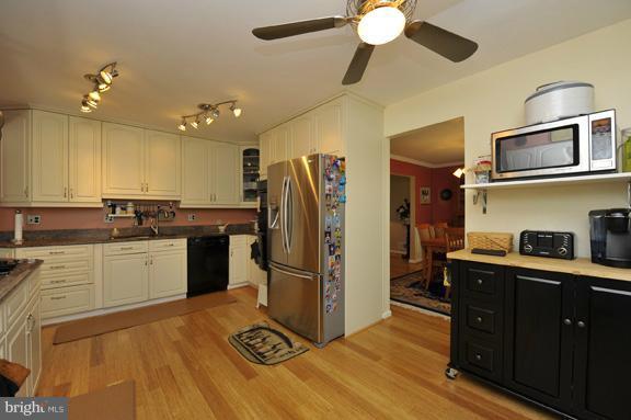 1327 Beulah Road Vienna, VA 22182 - Photo 8 of 28 Kitchen