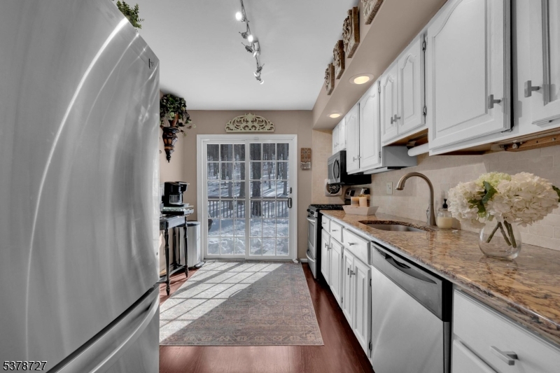 44 Deer Path Drive Flanders, NJ 07836 - Photo 10 of 38