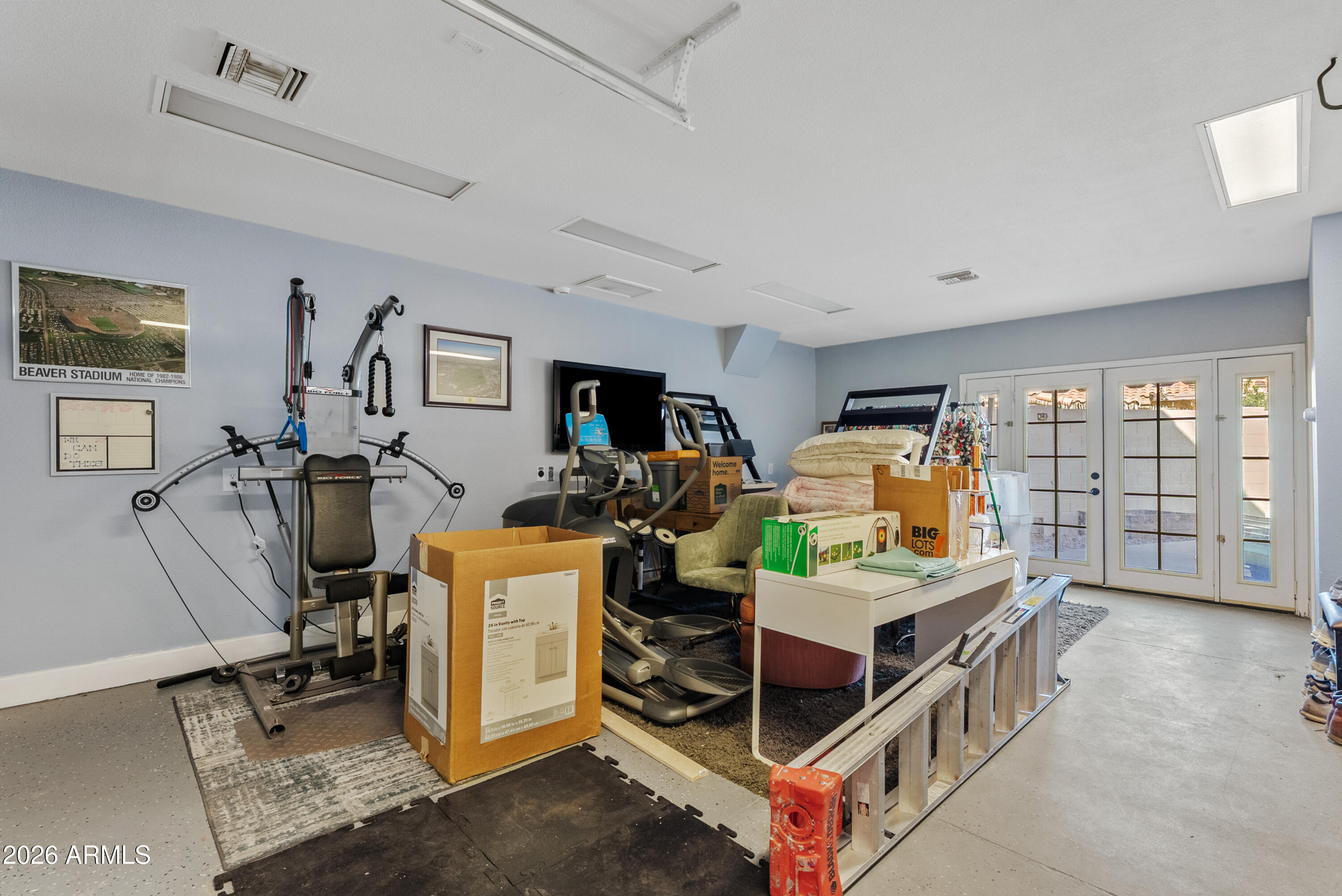 550 South Oak Street Gilbert, AZ 85233 - Photo 33 of 41 a bedroom with bed and a view of bedroom