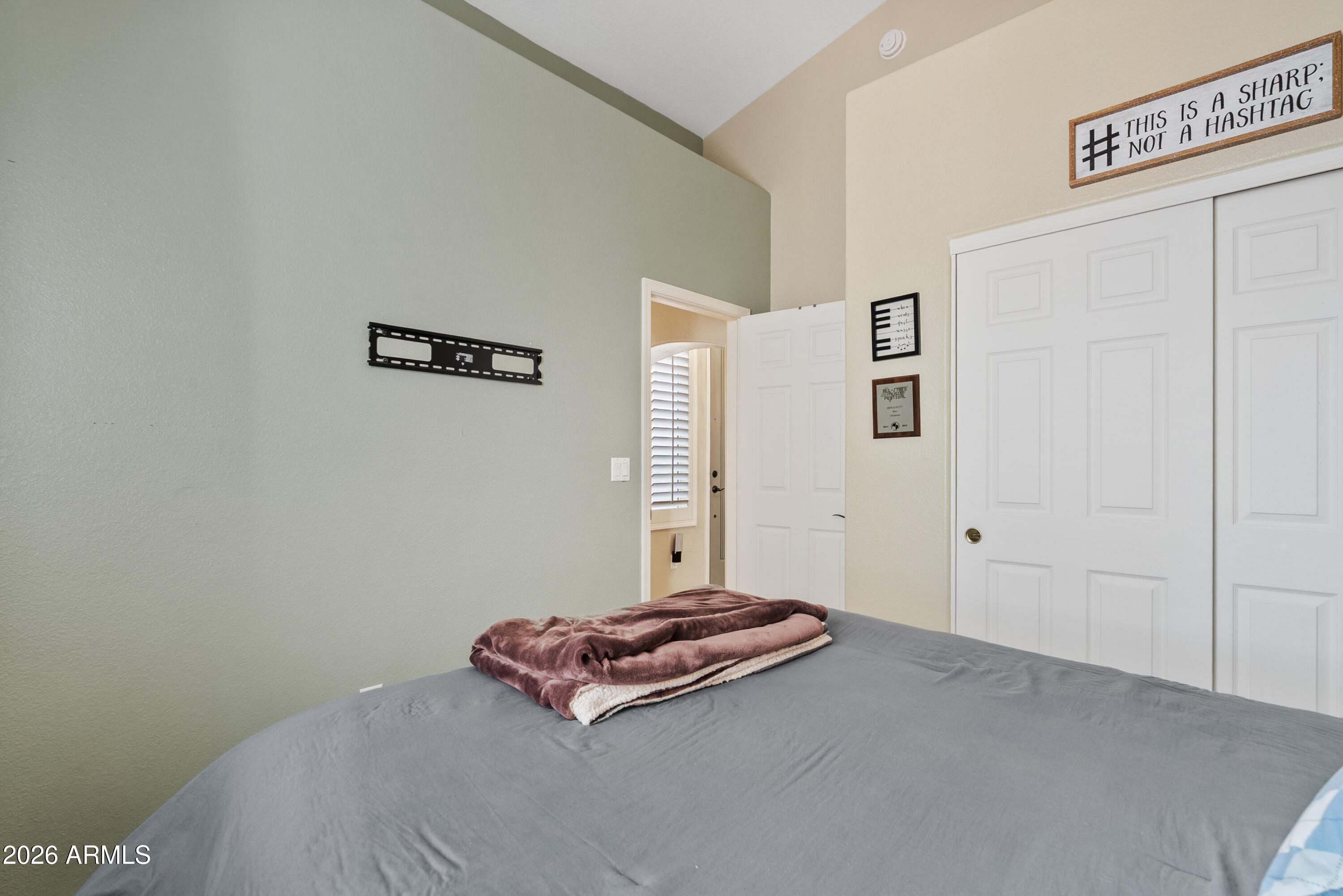 550 South Oak Street Gilbert, AZ 85233 - Photo 9 of 41 a room with a bed