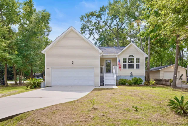 $475,000 | 3622 Hilton Drive, Johns Island, SC 29455