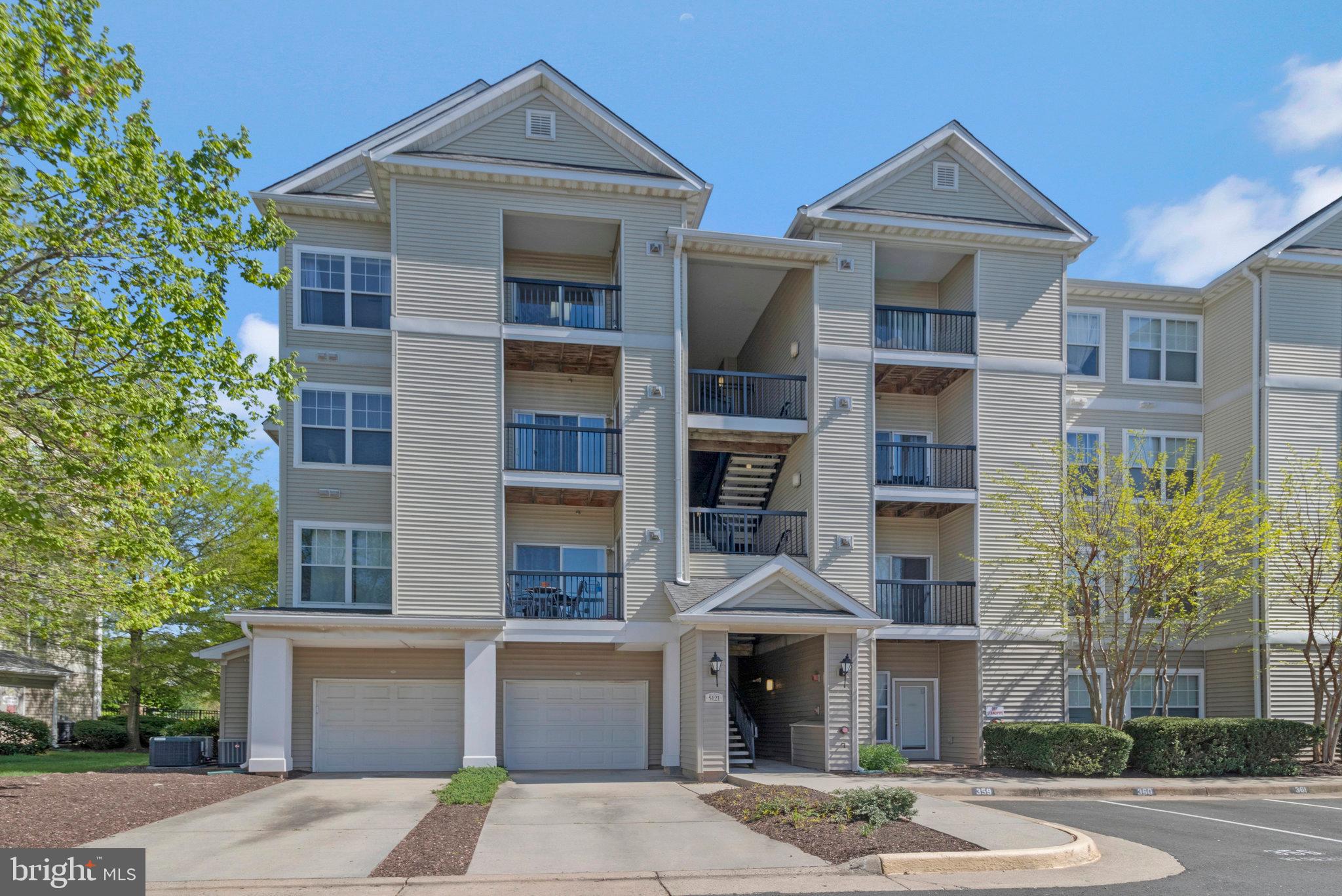 5121 Travis Edward Way, Unit 5121J Centreville, VA 20120 - Photo 1 of 33 Front entry