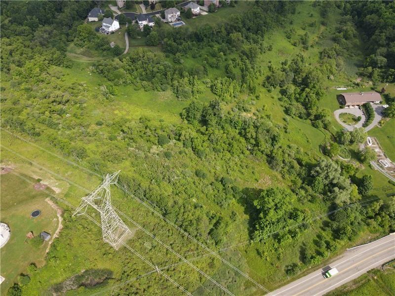 7549 Franklin Road Cranberry Township, PA 16066 - Photo 4 of 16 a view of a garden