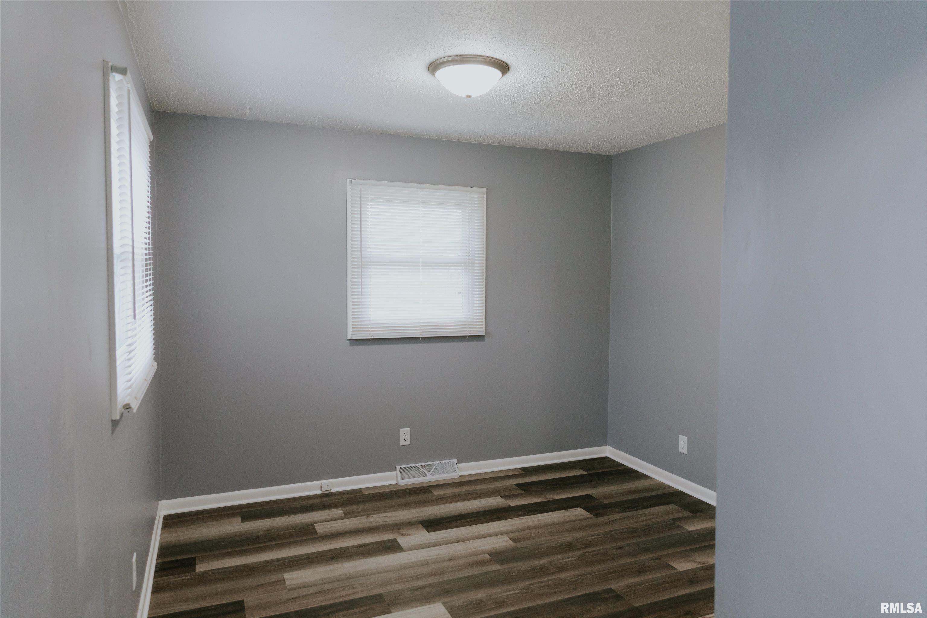 2256 East Black Avenue Springfield, IL 62702 - Photo 11 of 20