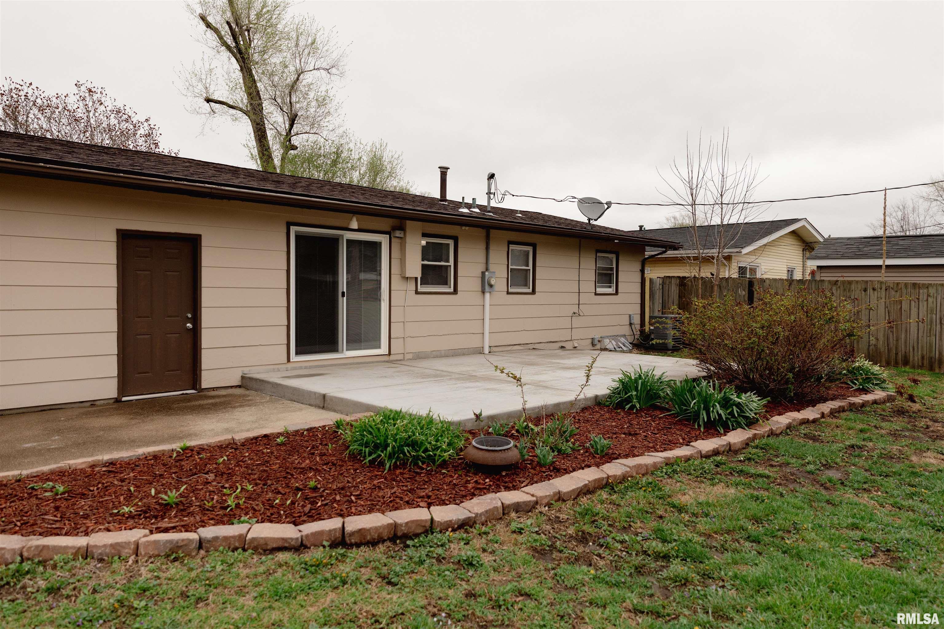 2256 East Black Avenue Springfield, IL 62702 - Photo 16 of 20