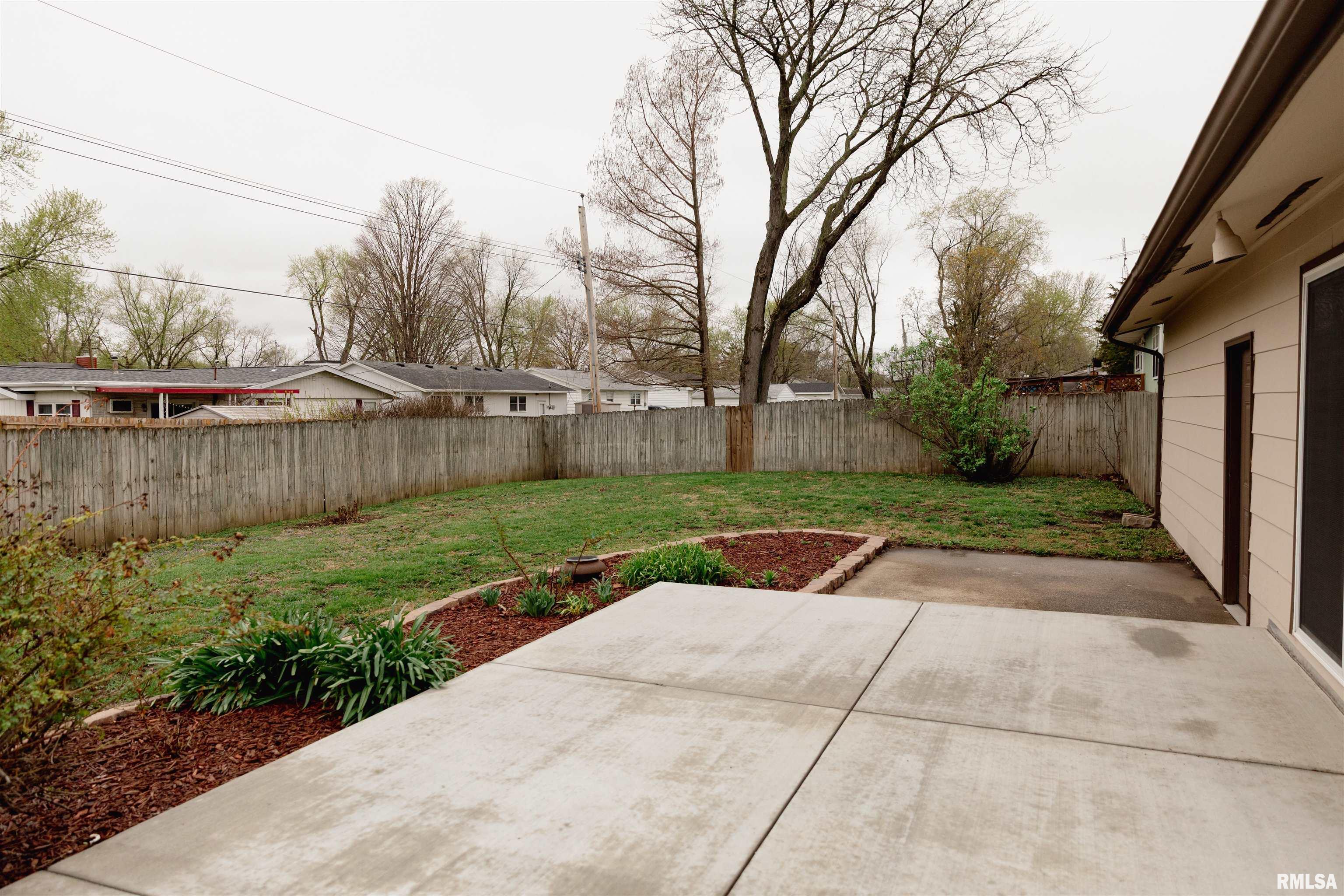 2256 East Black Avenue Springfield, IL 62702 - Photo 17 of 20