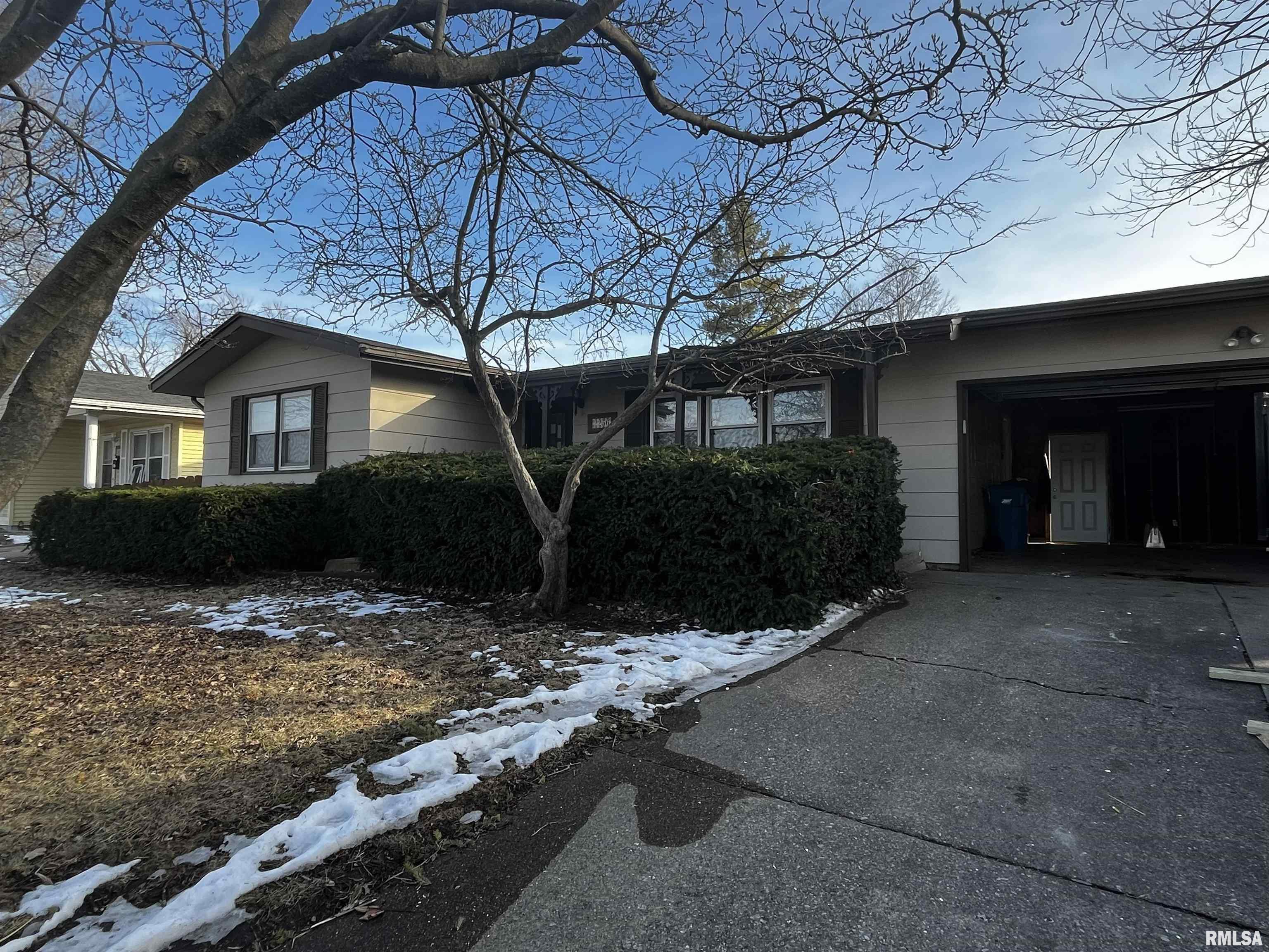 2256 East Black Avenue Springfield, IL 62702 - Photo 2 of 2