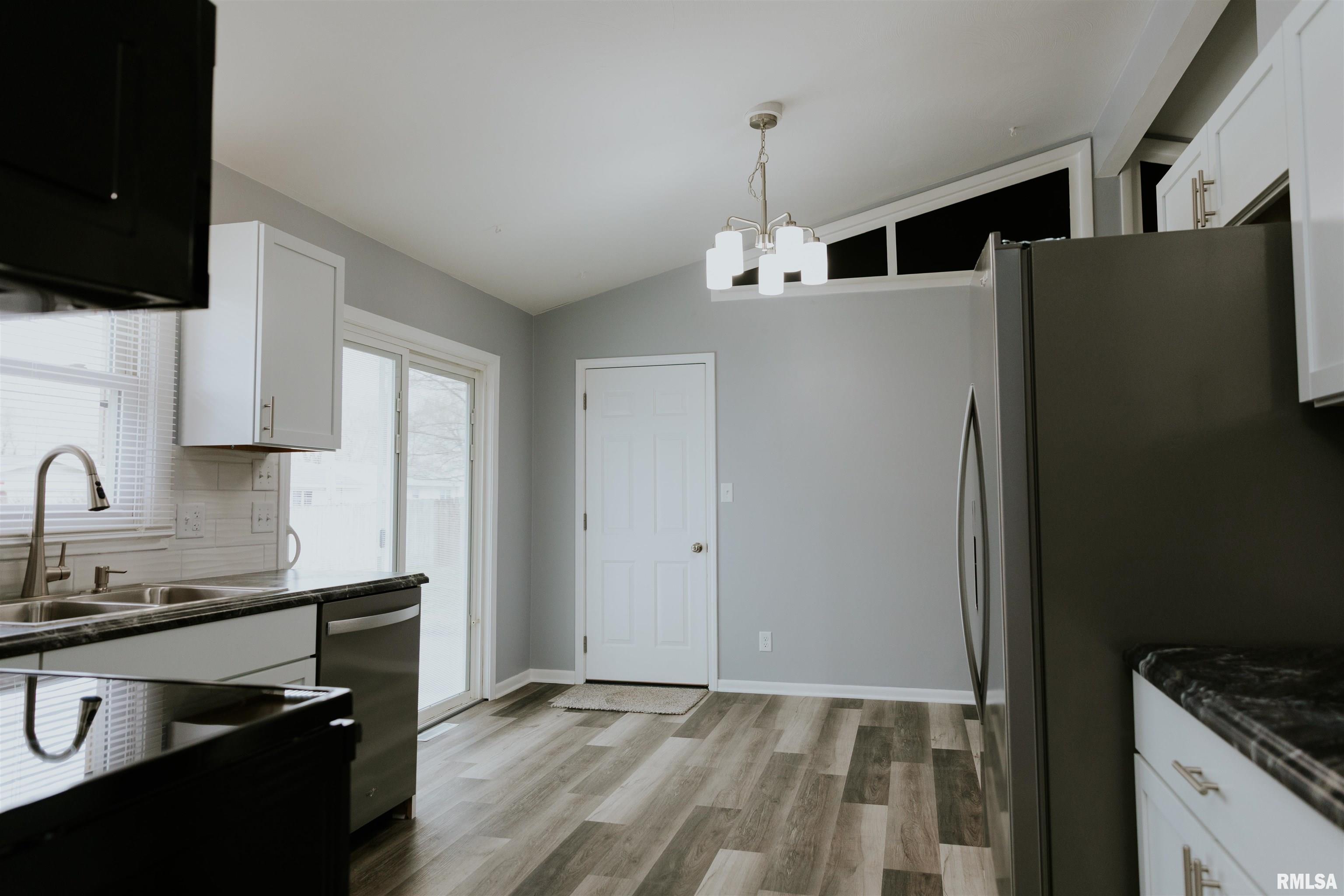 2256 East Black Avenue Springfield, IL 62702 - Photo 7 of 20