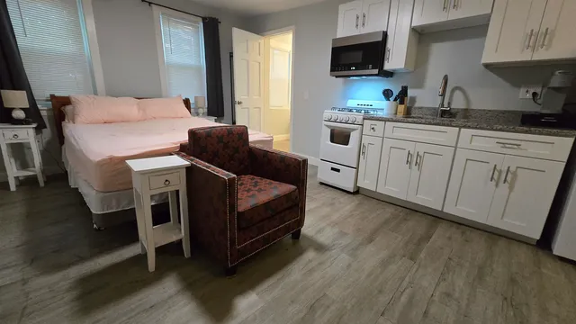 $1,700 | 579 State Street, Unit 7, Portsmouth, NH 03801