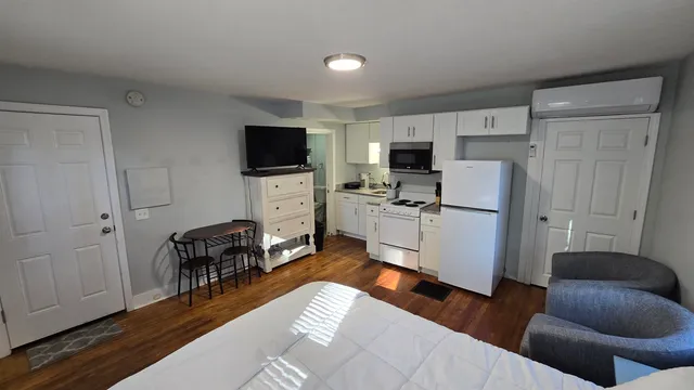 $1,700 | 579 State Street, Unit 7, Portsmouth, NH 03801