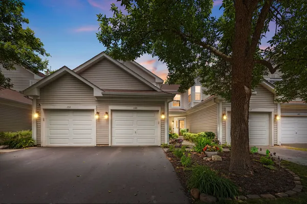 $260,000 | 149 Polaris Drive, Unit 149, Lake In The Hills, IL 60156
