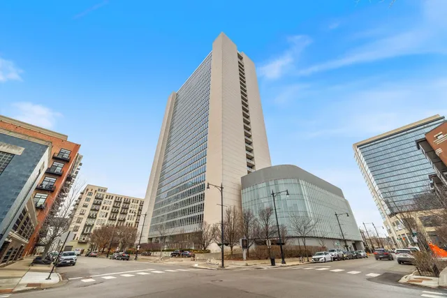 $375,000 | 500 West Superior Street, Unit 1306, Chicago, IL 60654