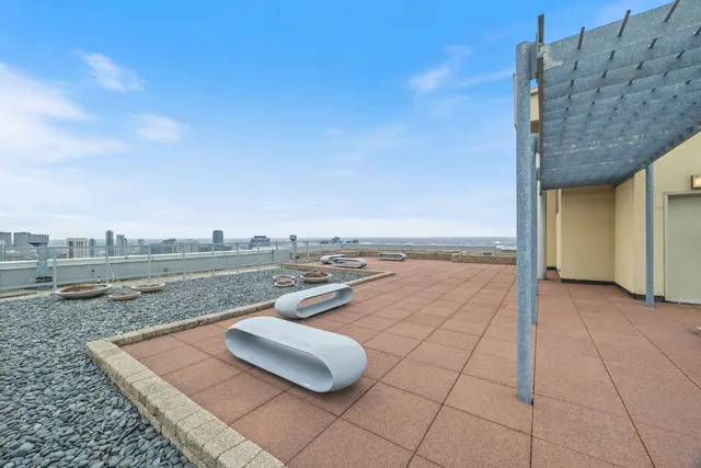 $375,000 | 500 West Superior Street, Unit 1306, Chicago, IL 60654