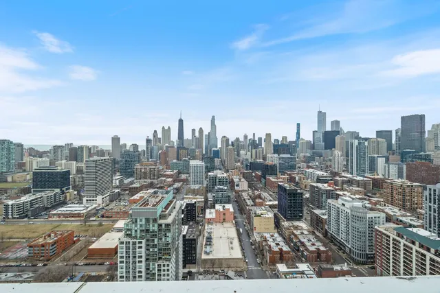 $375,000 | 500 West Superior Street, Unit 1306, Chicago, IL 60654