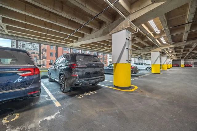 $375,000 | 500 West Superior Street, Unit 1306, Chicago, IL 60654