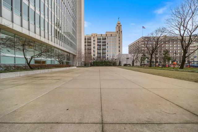 $375,000 | 500 West Superior Street, Unit 1306, Chicago, IL 60654