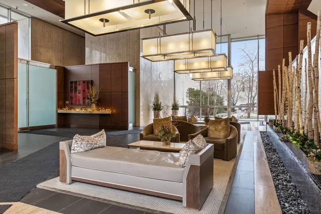 $375,000 | 500 West Superior Street, Unit 1306, Chicago, IL 60654