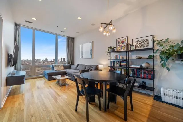 $375,000 | 500 West Superior Street, Unit 1306, Chicago, IL 60654