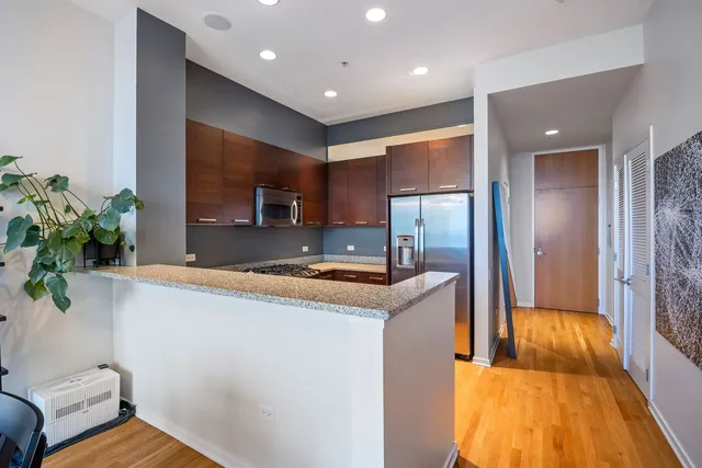 $375,000 | 500 West Superior Street, Unit 1306, Chicago, IL 60654