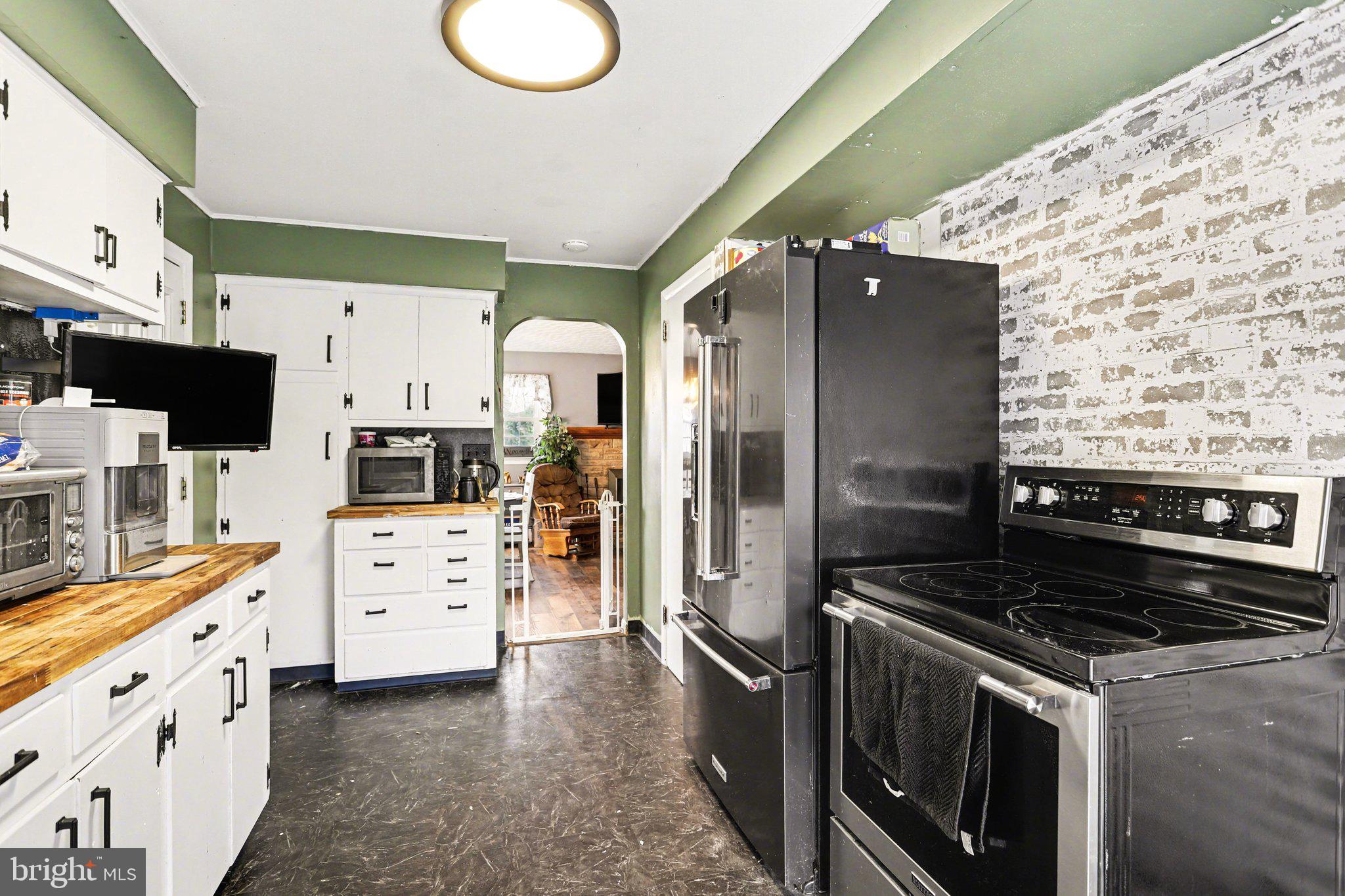 212 Barcroft Road York, PA 17406 - Photo 8 of 20