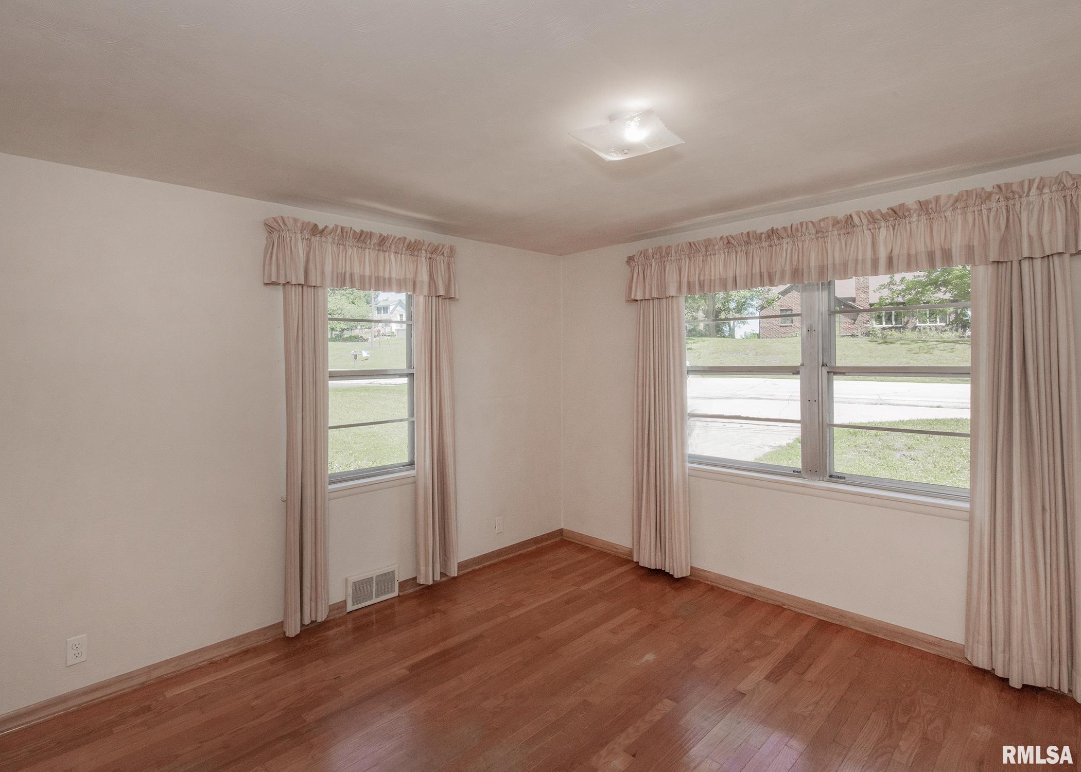 218 Cleveland Road Colona, IL 61241 - Photo 15 of 26 Gallery Image 15