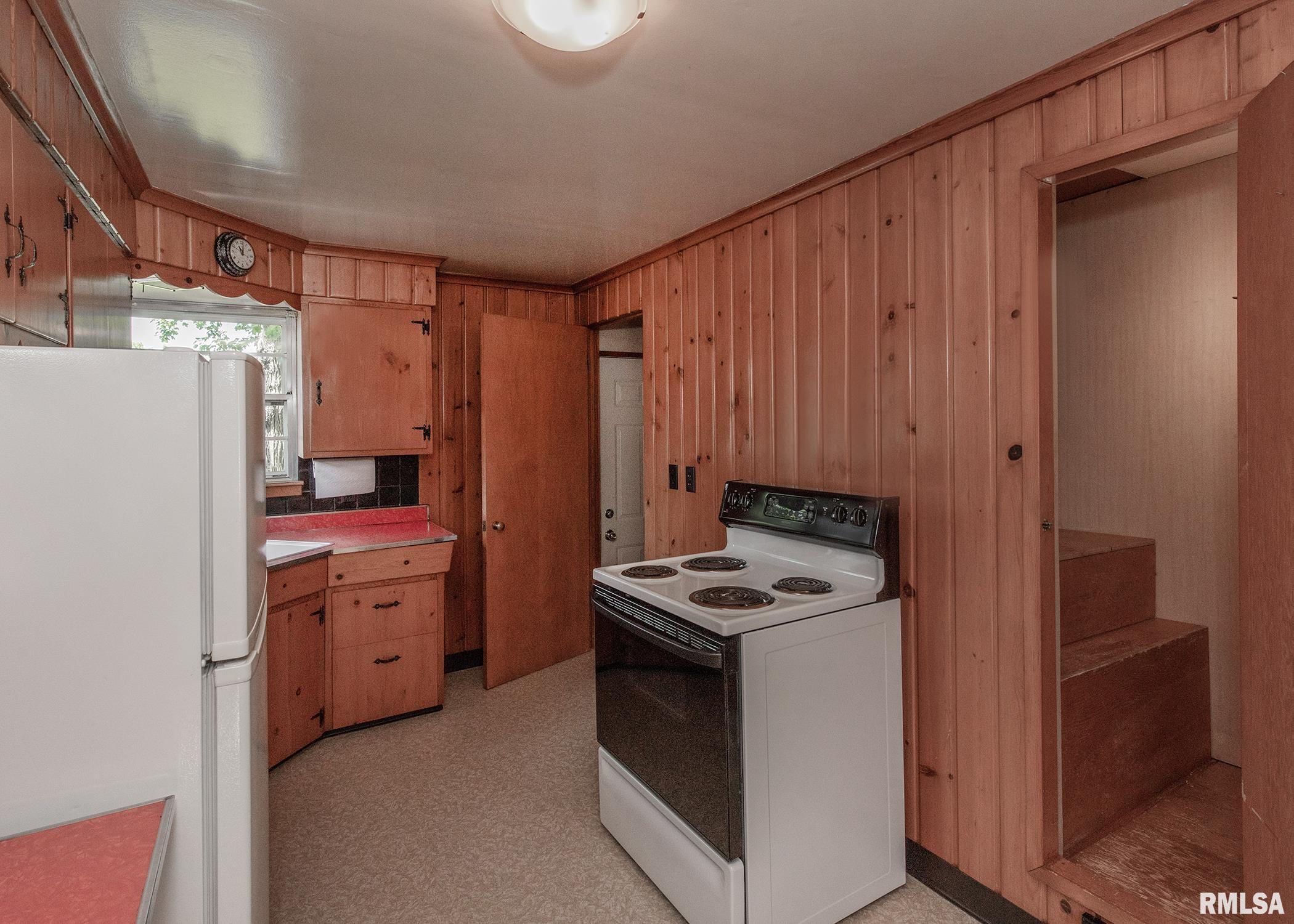 218 Cleveland Road Colona, IL 61241 - Photo 9 of 26 Gallery Image 9