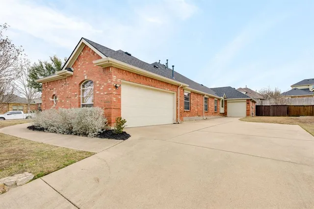 $479,700 | 2631 Sicily Court, Grand Prairie, TX 75052