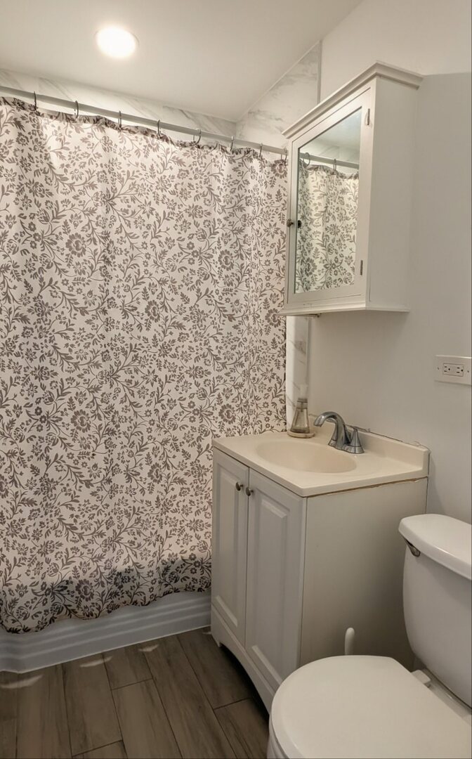 721 Elmhurst Road, Unit G Des Plaines, IL 60016 - Photo 15 of 19 Gallery Image 15
