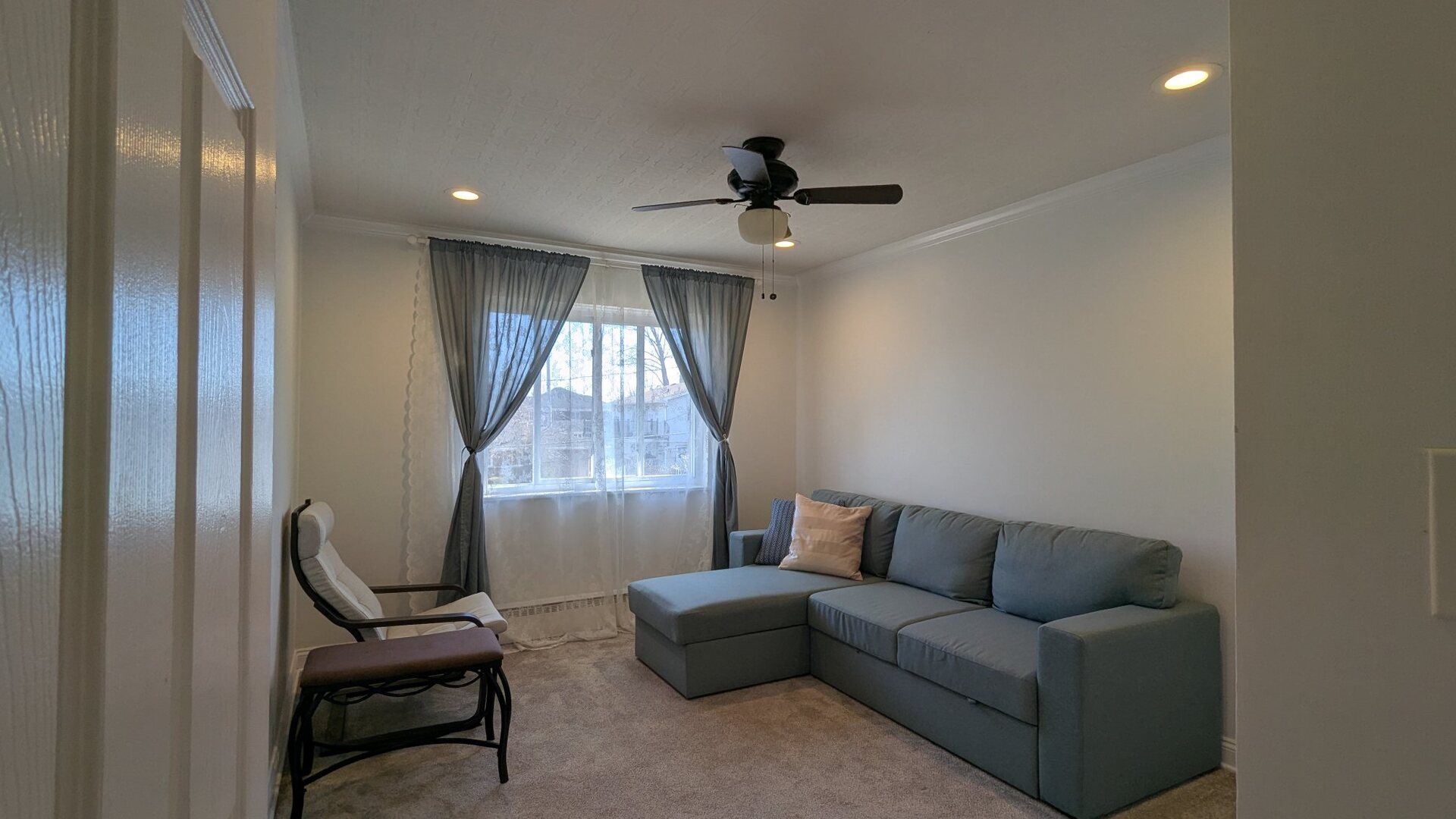 721 Elmhurst Road, Unit G Des Plaines, IL 60016 - Photo 17 of 19 Gallery Image 17