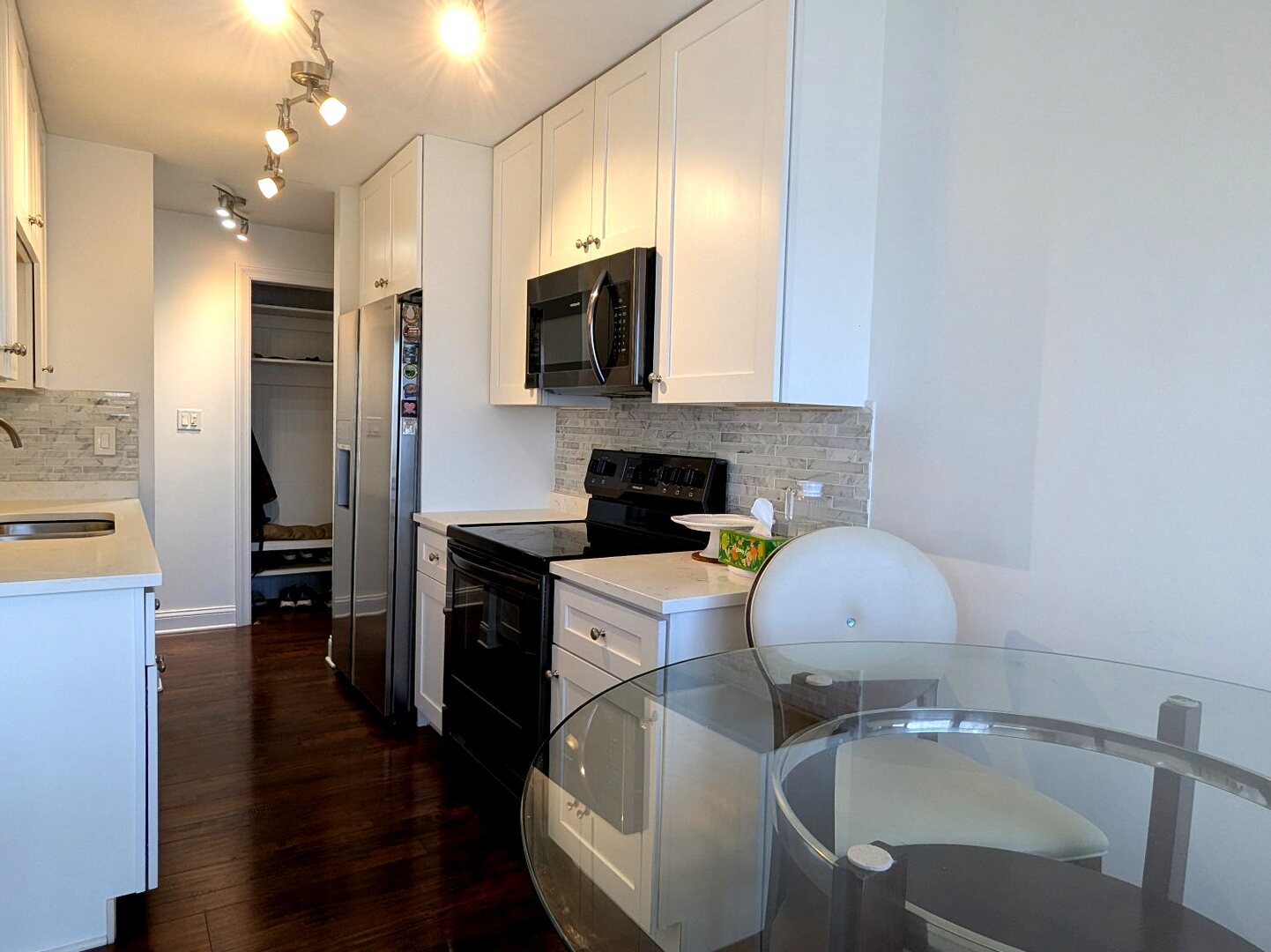 721 Elmhurst Road, Unit G Des Plaines, IL 60016 - Photo 2 of 19 Gallery Image 2