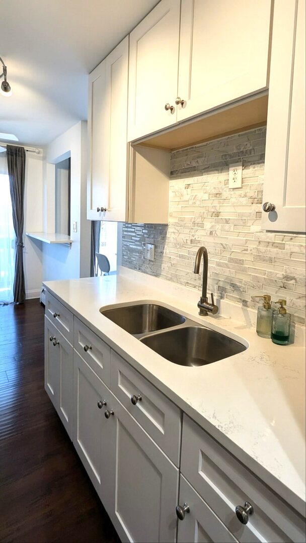 721 Elmhurst Road, Unit G Des Plaines, IL 60016 - Photo 8 of 19 Gallery Image 8
