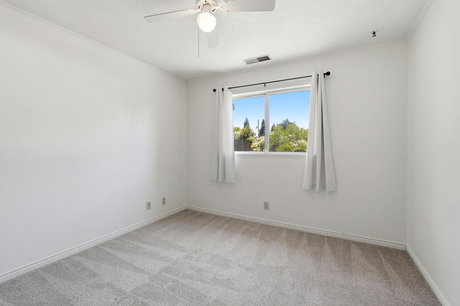 210 Laurel Court Ripon, CA 95366 - Photo 9 of 26