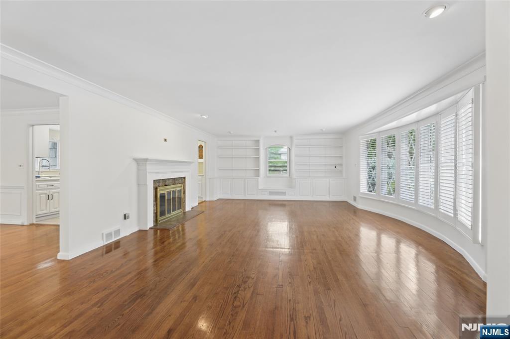 26 Glenwood Road Tenafly, NJ 07670 - Photo 4 of 31