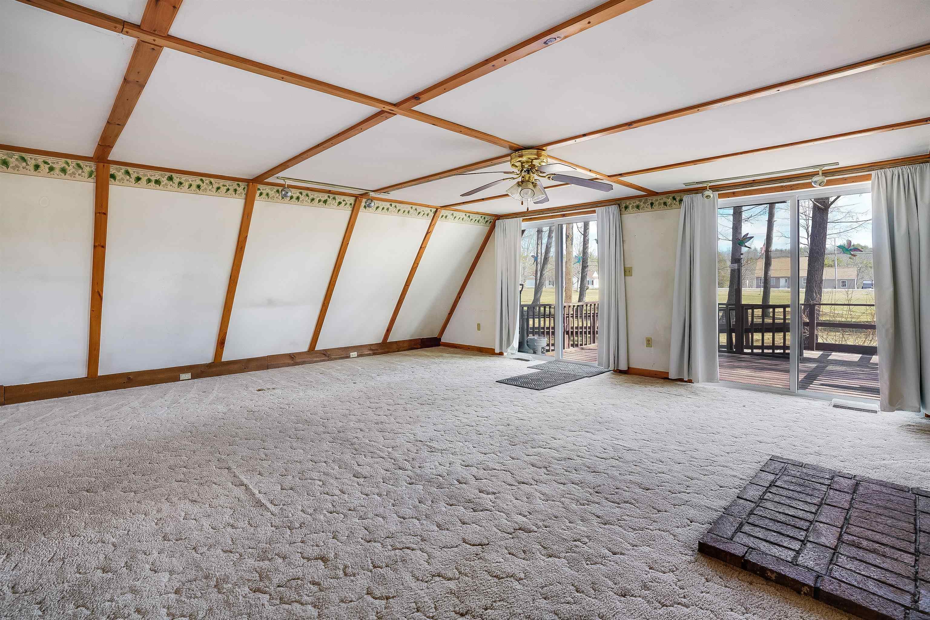 328 Stage Road Nottingham, NH 03290 - Photo 15 of 58