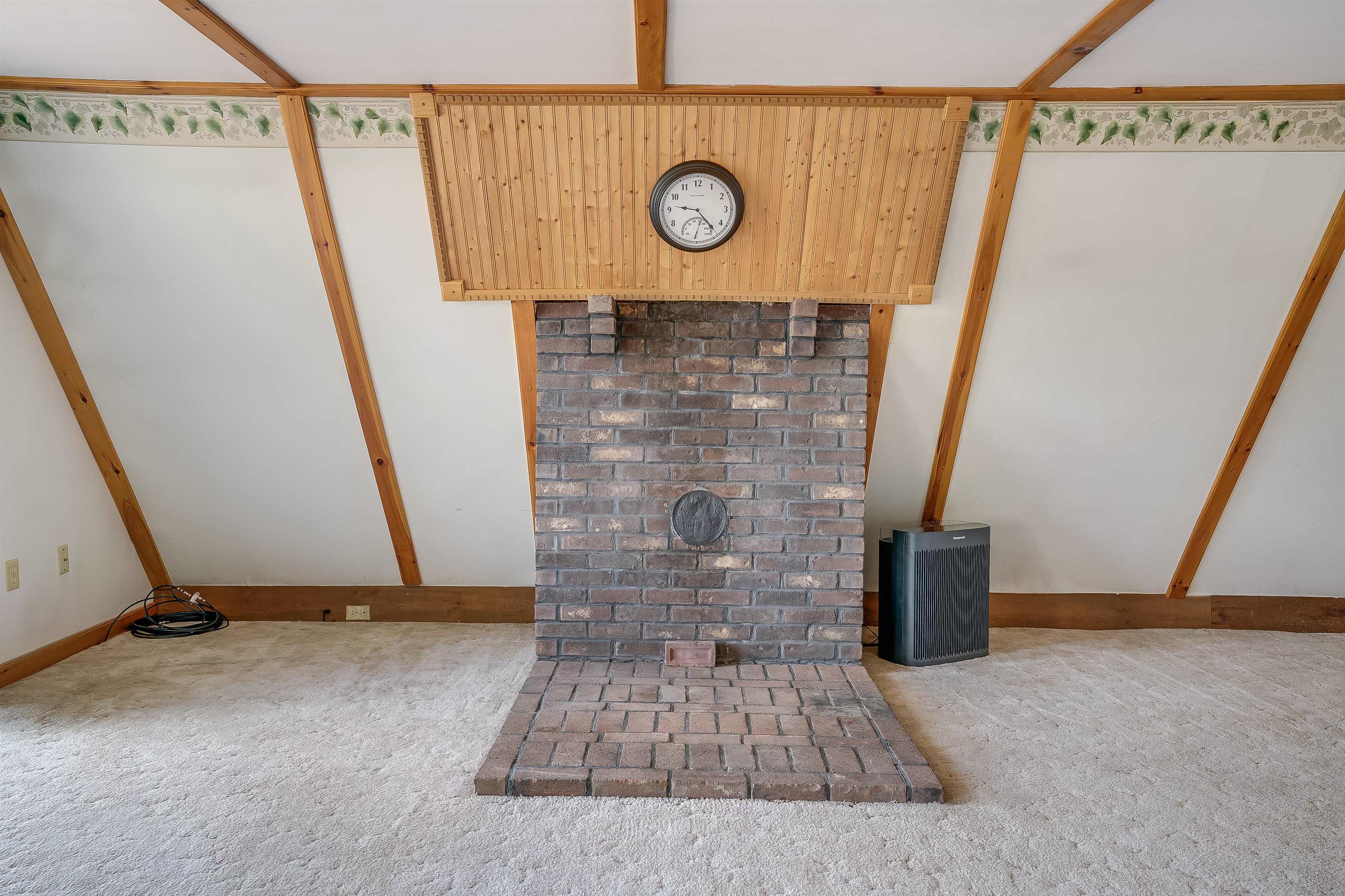 328 Stage Road Nottingham, NH 03290 - Photo 18 of 58