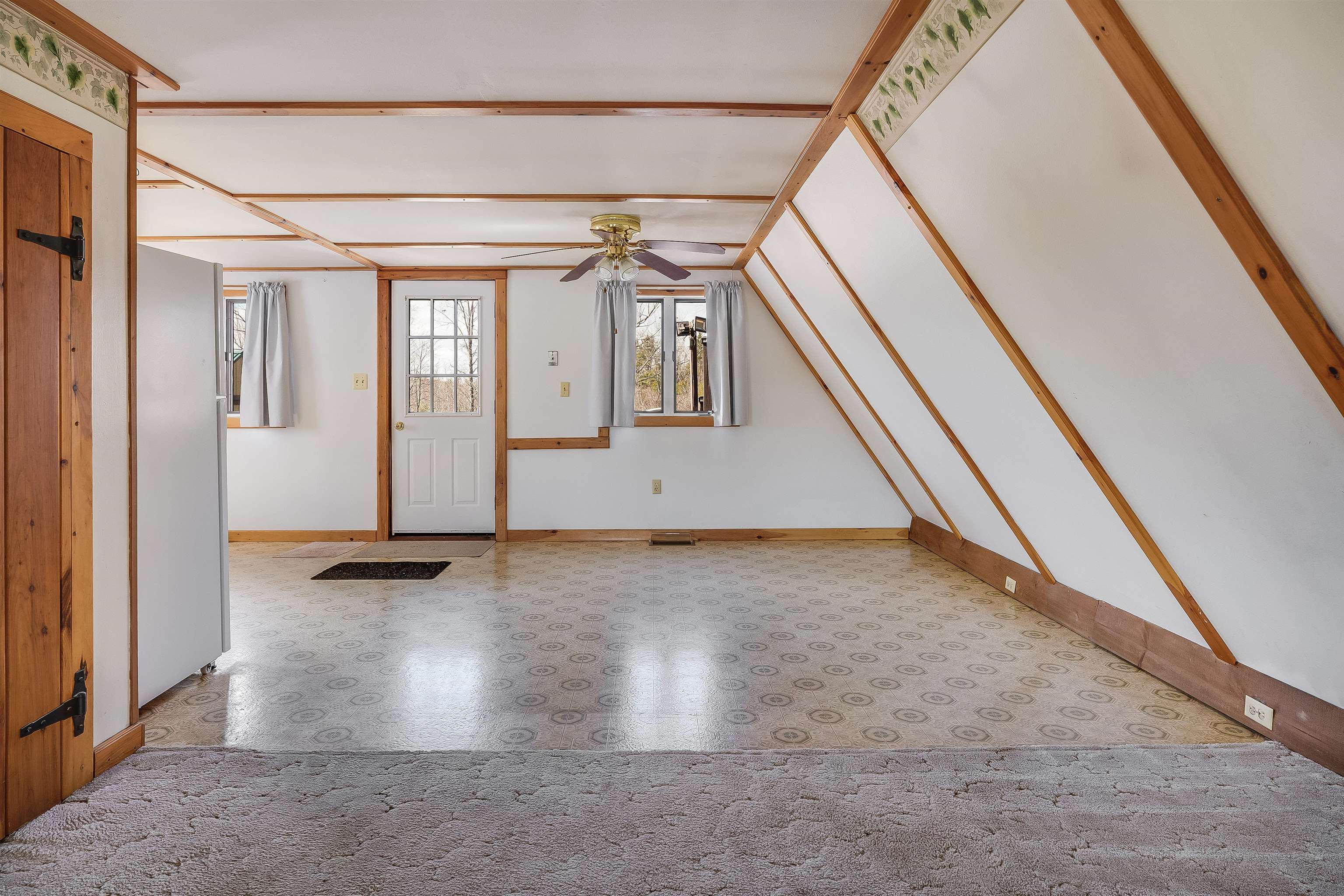 328 Stage Road Nottingham, NH 03290 - Photo 19 of 58