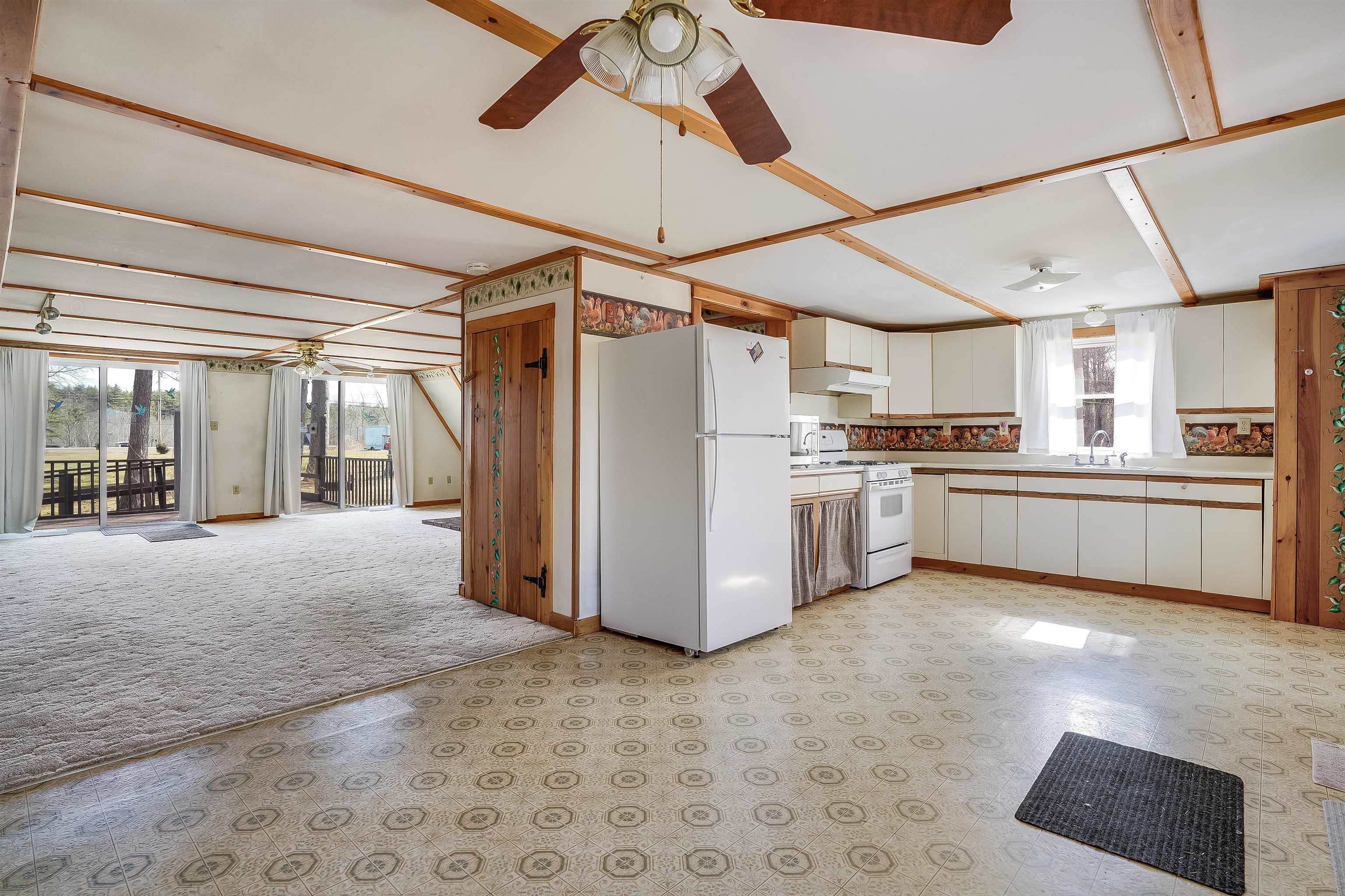 328 Stage Road Nottingham, NH 03290 - Photo 21 of 58