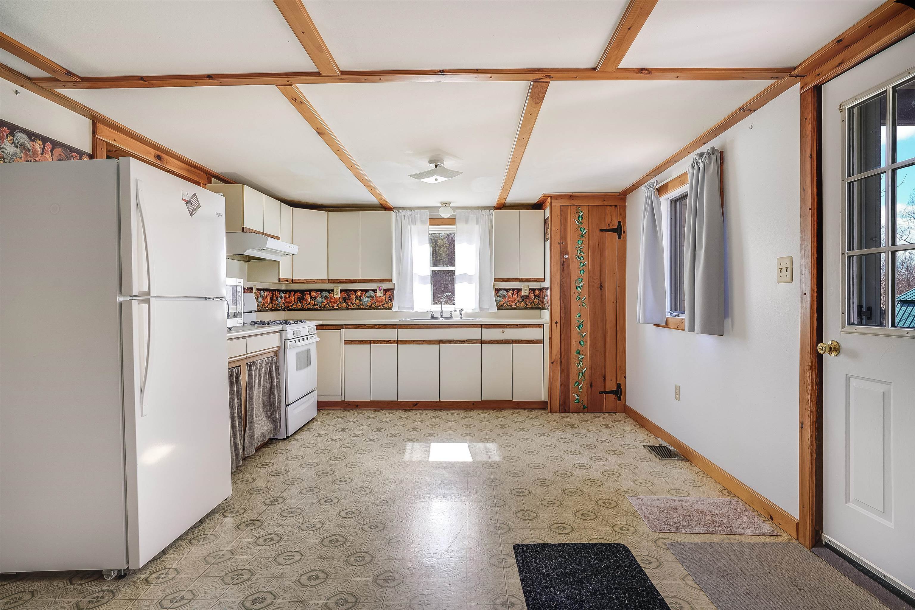 328 Stage Road Nottingham, NH 03290 - Photo 22 of 58