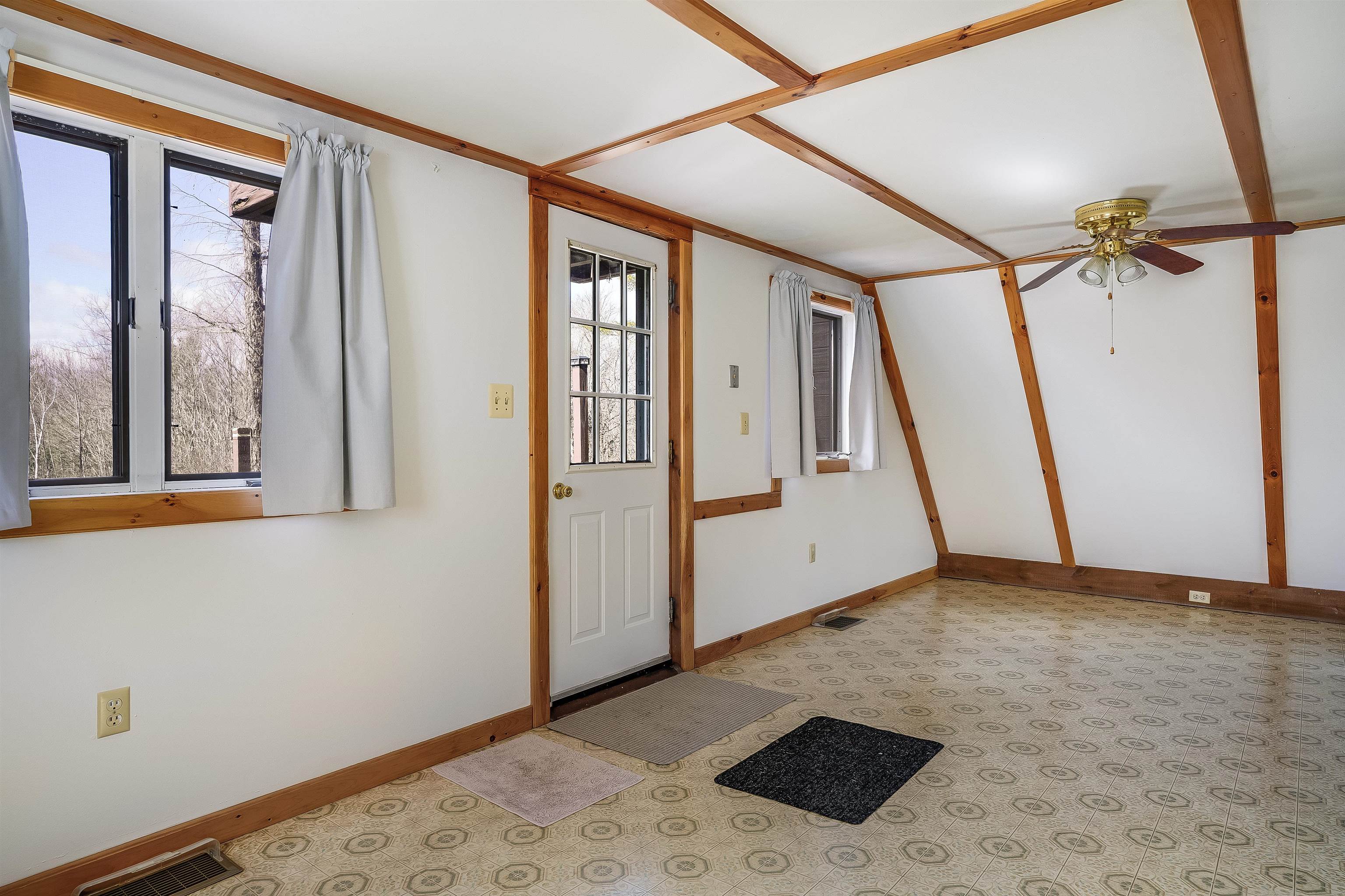 328 Stage Road Nottingham, NH 03290 - Photo 26 of 58